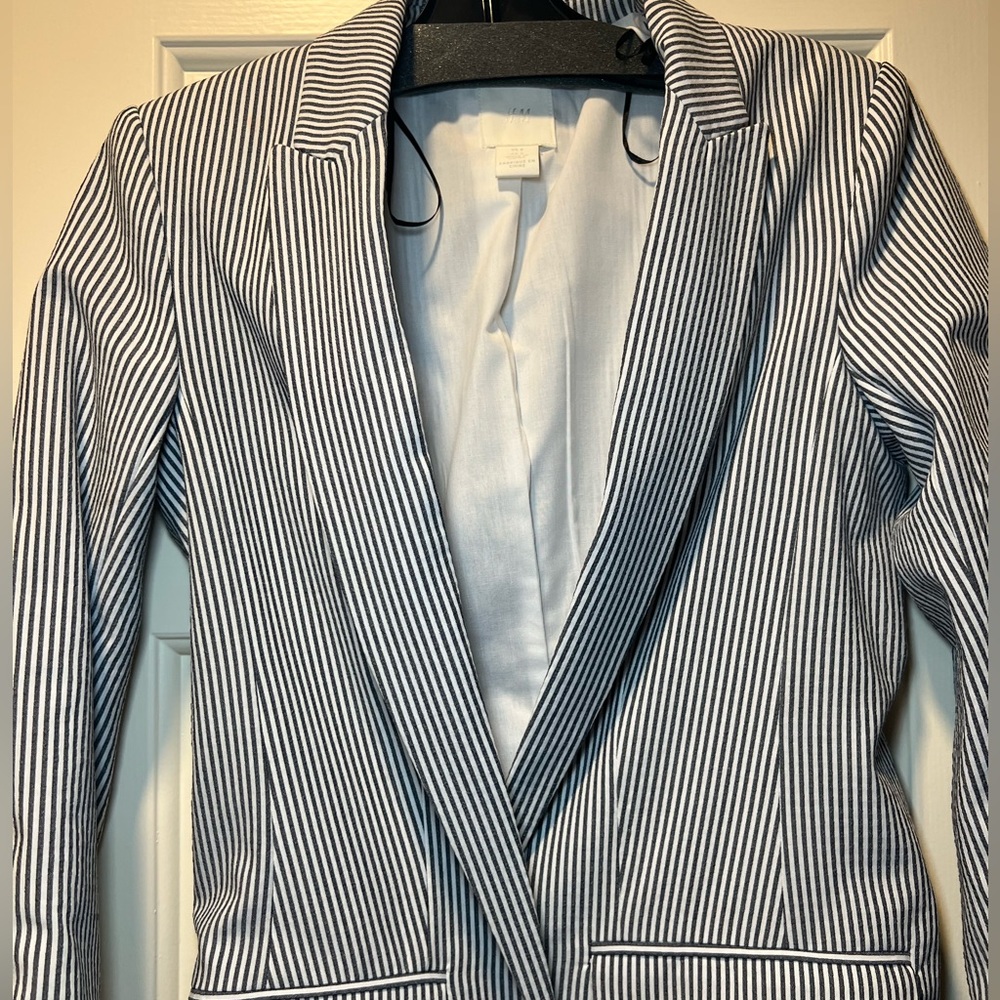 H&M black and white blazer